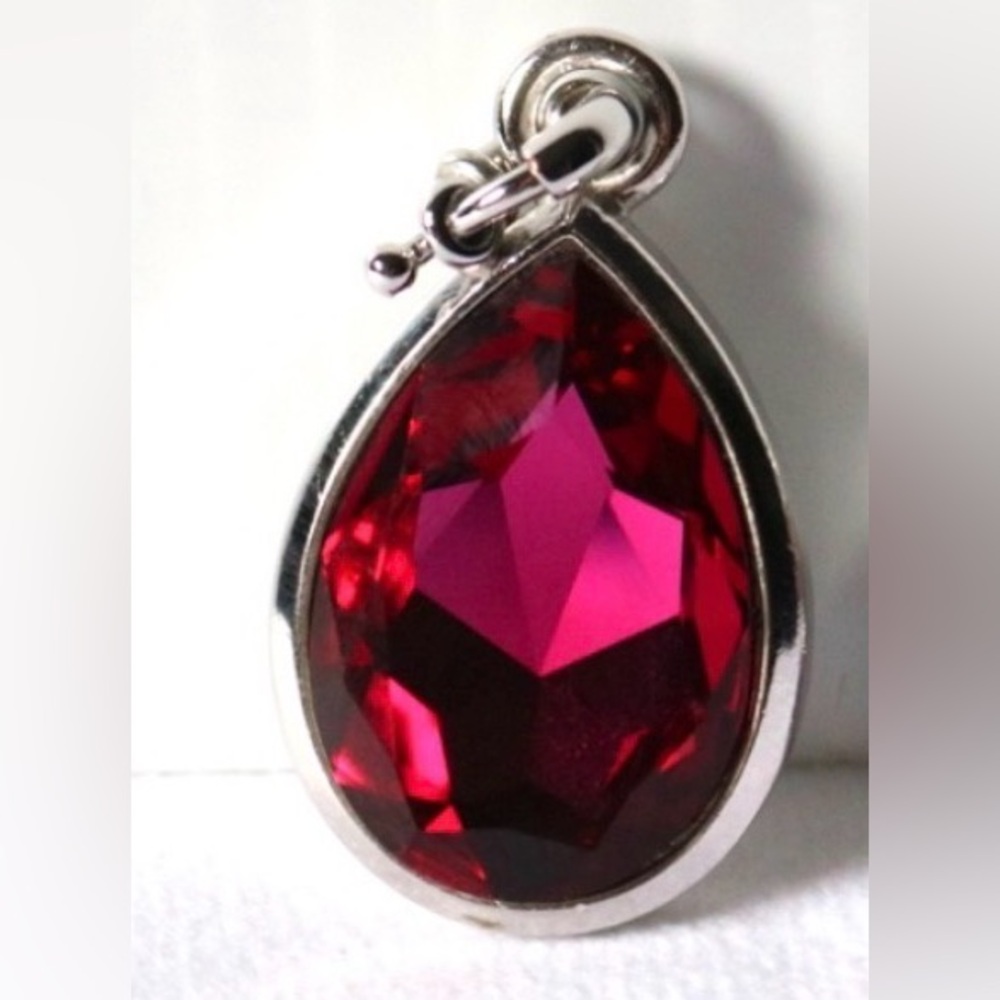 Myka Fuschia Pendant